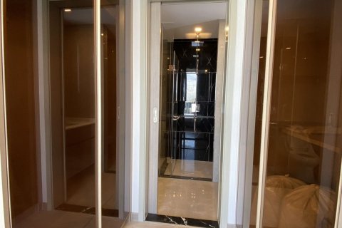 Studio dans le Condo à Huai Khwang, Bangkok, Thaïlande  № 160484 - photo 11