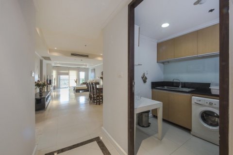 Кондоминиум с 2 спальнями в Ваттхане, Бангкок, Таиланд № 139518 - фото 2