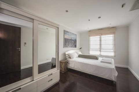 Кондоминиум с 2 спальнями в Ваттхане, Бангкок, Таиланд № 139518 - фото 4