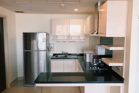 Condo in Khlong San, Bangkok, Thailand, 2 bedrooms  № 139471 - photo 4