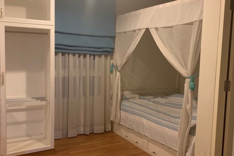 Condo à Khlong Toei, Bangkok, Thaïlande, 2 chambres  № 164725