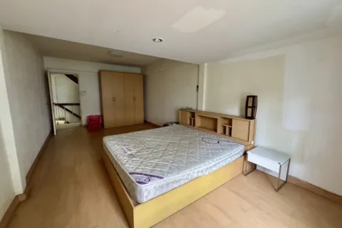 Townhouse in Bangkok, Thailand 3 bedrooms № 117876 - photo 15