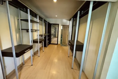 Townhouse in Bangkok, Thailand 3 bedrooms № 117876 - photo 25