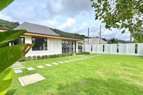 House in Phuket, Thailand 3 bedrooms № 155467 - photo 2