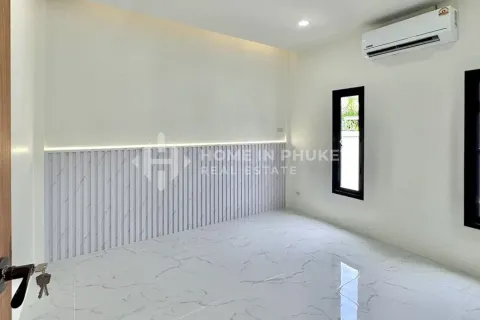 House in Phuket, Thailand 3 bedrooms № 155467 - photo 11