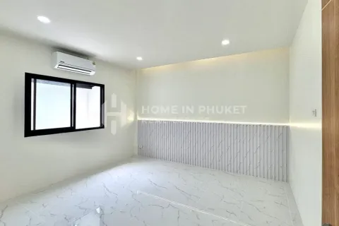 House in Phuket, Thailand 3 bedrooms № 155467 - photo 13