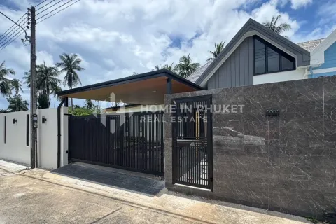 House in Phuket, Thailand 3 bedrooms № 155467 - photo 1