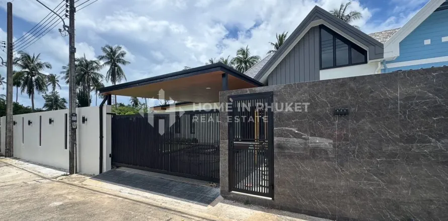 House in Phuket, Thailand 3 bedrooms № 155467