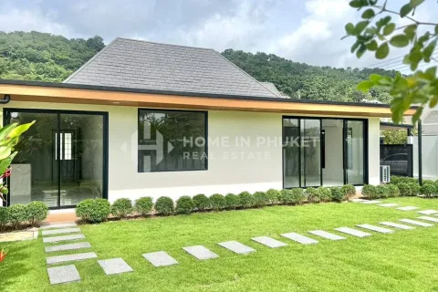 House in Phuket, Thailand 3 bedrooms № 155467 - photo 16