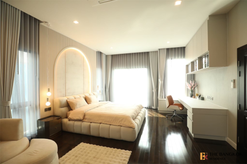 Maison à Bangkok, Thaïlande 5 chambres № 190268
