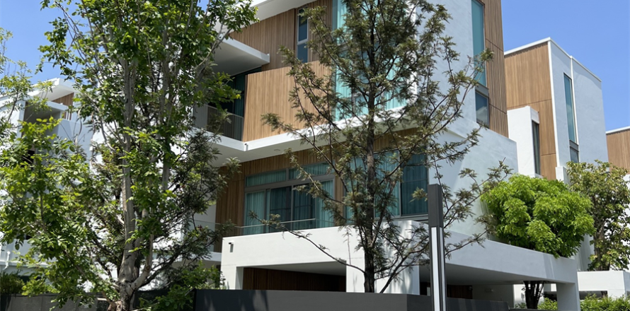 House in Bangkok, Thailand 3 bedrooms № 190269