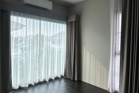 House in Bangkok, Thailand 4 bedrooms № 190267