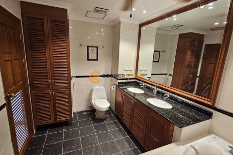 Studio dans le Condo sur Jomtien Beach, Pattaya, Thaïlande  № 168250 - photo 23