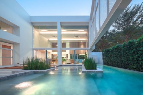 Villa in Chiang Mai, Thailand 4 bedrooms № 161233 - photo 2