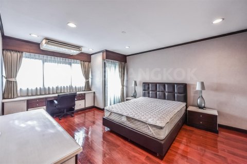 Condo in Bangkok, Thailand, 3 bedrooms  № 185834 - photo 5