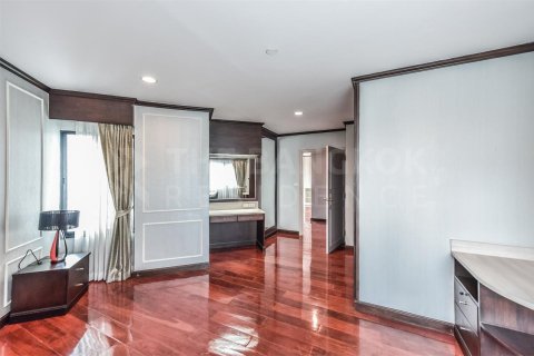 Condo in Bangkok, Thailand, 3 bedrooms № 185833 - photo 3