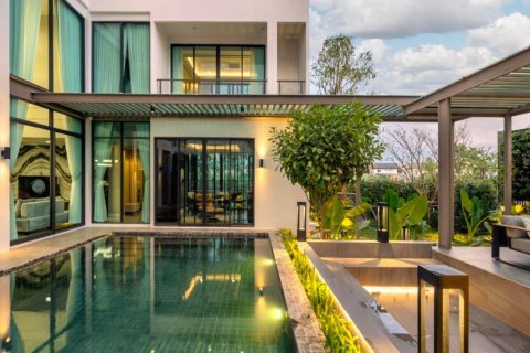 Дом в Правете, Бангкок, Таиланд с 4 спальнями  № 115174 - фото 1