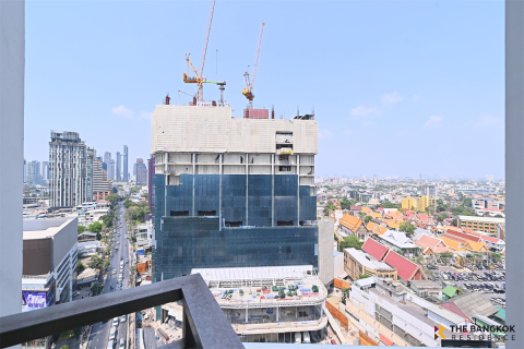 Condo in Bangkok, Thailand, 3 bedrooms № 184706 - photo 2