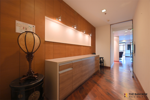 Condo in Bangkok, Thailand, 3 bedrooms № 184706 - photo 6