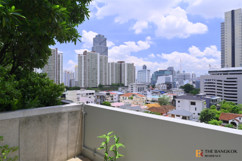 Condo in Bangkok, Thailand, 5 bedrooms № 184703 - photo 4