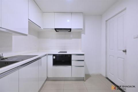 Condo in Bangkok, Thailand, 5 bedrooms № 184703 - photo 3