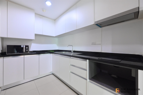 Condo in Bangkok, Thailand, 5 bedrooms № 184707 - photo 6