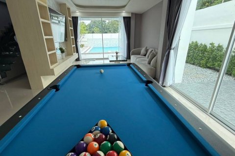 Villa in Pattaya, Thailand 5 bedrooms № 135235 - photo 5