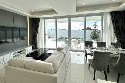 Вилла в Паттайе, Таиланд с 3 спальнями  № 134564 - фото 1