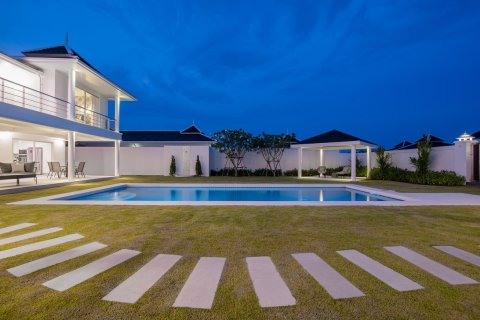 Villa in Hua Hin, Thailand 4 Schlafzimmer № 221823 - Foto 2