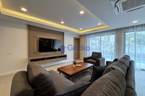 House in Pattaya, Thailand 4 bedrooms № 195799 - photo 6