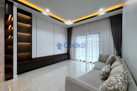 House in Pattaya, Thailand 3 bedrooms № 195800 - photo 4