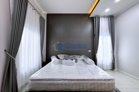 House in Pattaya, Thailand 3 bedrooms № 195800 - photo 20