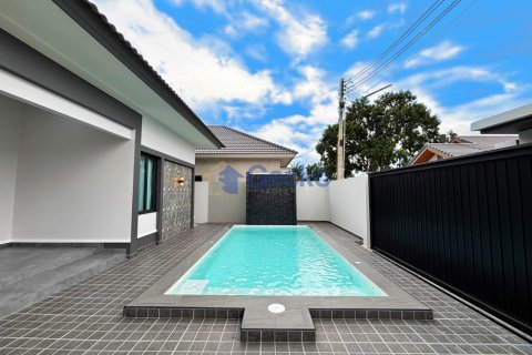 House in Pattaya, Thailand 3 bedrooms № 195800 - photo 8