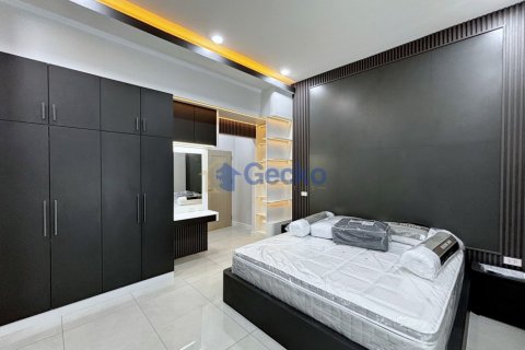 House in Pattaya, Thailand 3 bedrooms № 195800 - photo 21