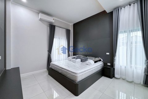 House in Pattaya, Thailand 3 bedrooms № 195800 - photo 16
