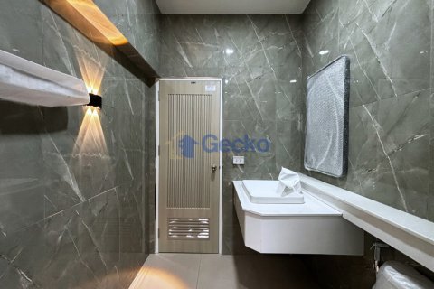 House in Pattaya, Thailand 3 bedrooms № 195800 - photo 19