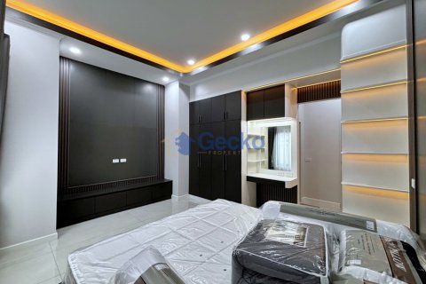 House in Pattaya, Thailand 3 bedrooms № 195800 - photo 26