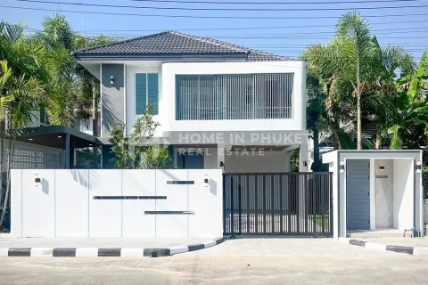 House in Phuket, Thailand 4 bedrooms № 146646 - photo 13