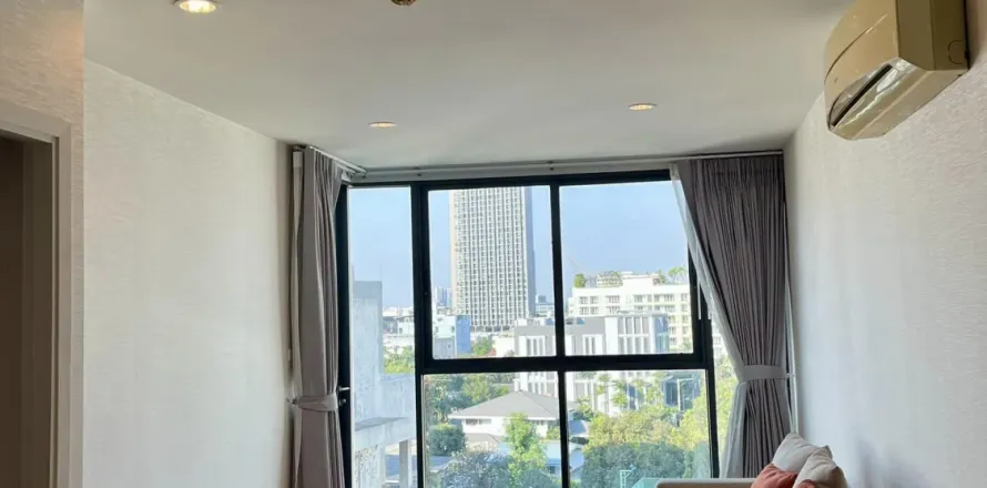 Studio in the Condo in Watthana, Bangkok, Thailand  № 160657