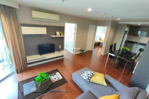 Кондоминиум с 2 спальнями в Хуай Кванге, Бангкок, Таиланд № 142304 - фото 2