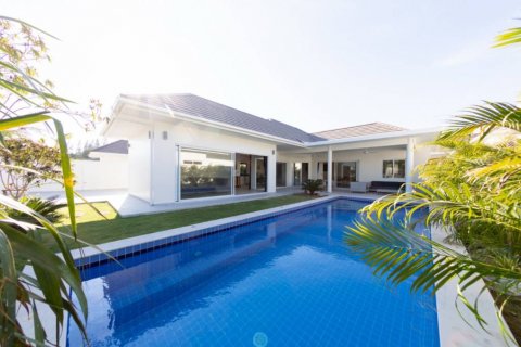 Вилла в Хуа Хине, Таиланд с 3 спальнями  № 134491 - фото 1