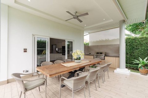 Villa in Hua Hin, Thailand 4 bedrooms № 134490 - photo 8