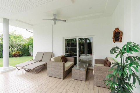 Villa in Hua Hin, Thailand 4 bedrooms № 134490 - photo 6