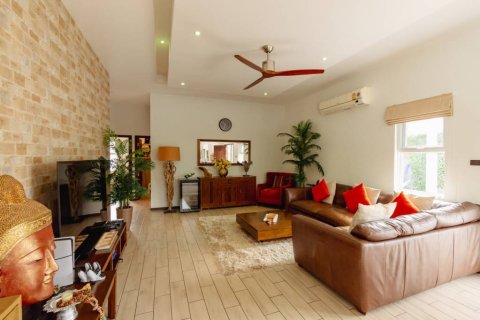 Villa in Hua Hin, Thailand 4 bedrooms № 134490 - photo 10