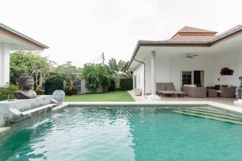 Villa in Hua Hin, Thailand 4 bedrooms № 134490 - photo 4