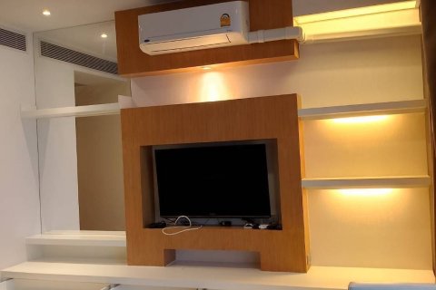 Condo in Watthana, Bangkok, Thailand, 2 bedrooms  № 136627 - photo 7