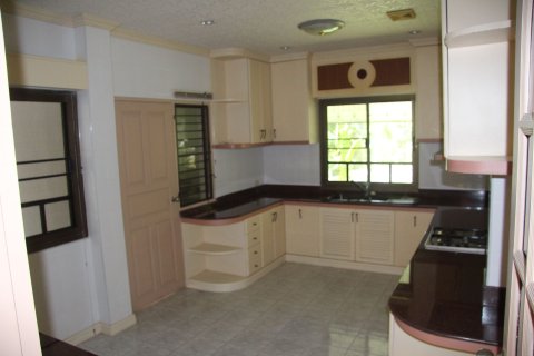 Maison à Nakhon Si Thammarat, Thaïlande 5 chambres № 136624 - photo 15