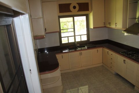 Maison à Nakhon Si Thammarat, Thaïlande 5 chambres № 136624 - photo 16