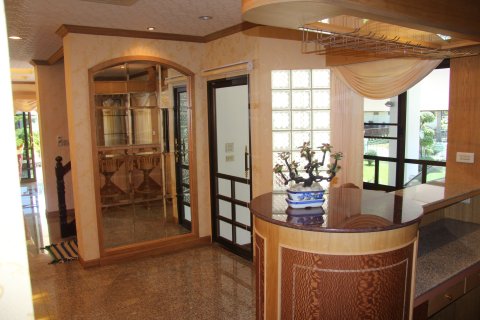 Maison à Nakhon Si Thammarat, Thaïlande 5 chambres № 136624 - photo 23