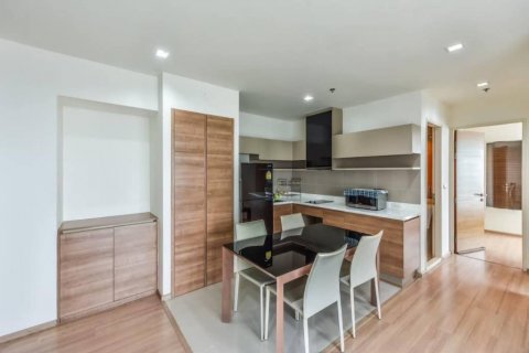 Condo in Bangkok, Thailand, 2 bedrooms № 114471 - photo 4